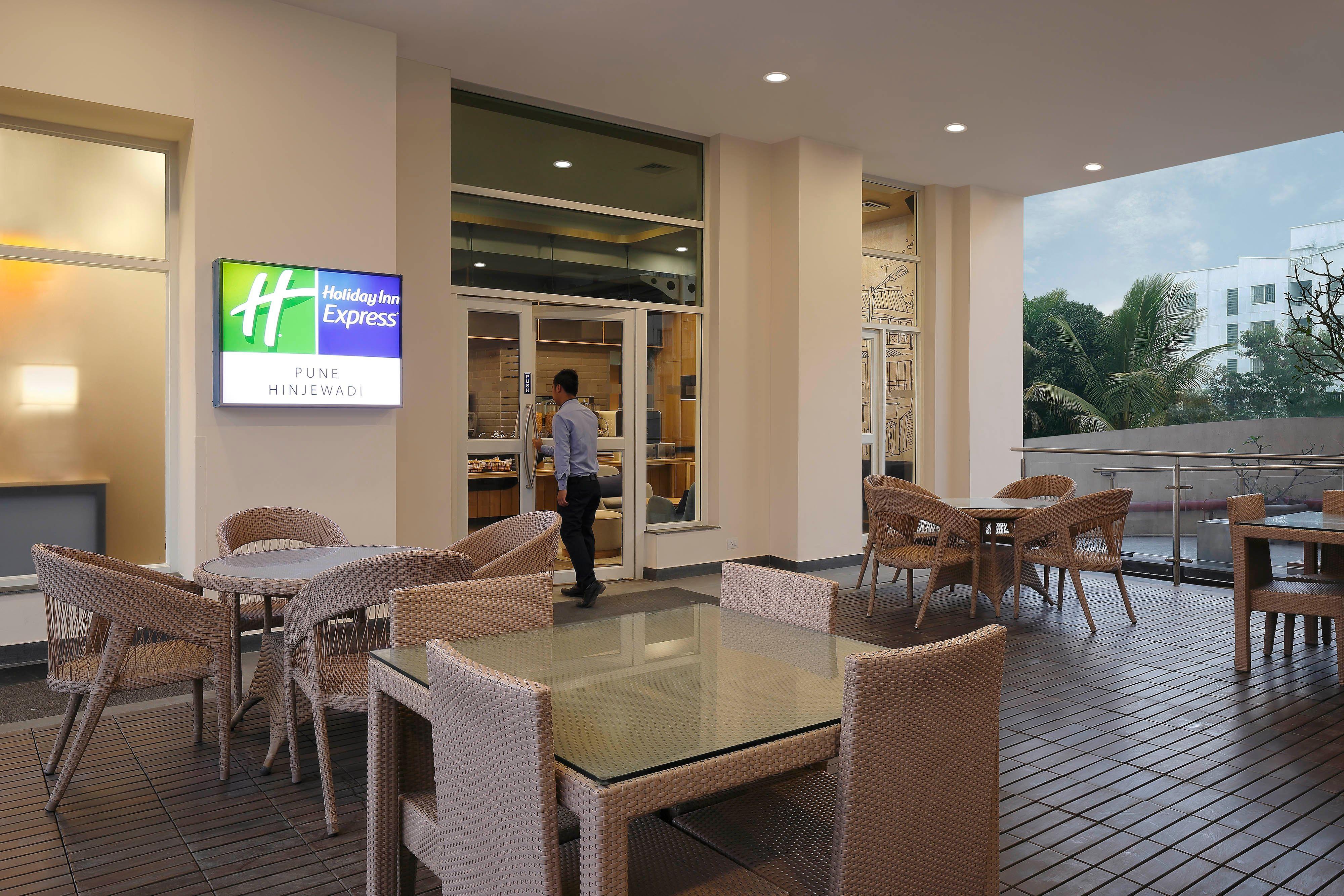 Holiday Inn Express Pune Hinjewadi By Ihg Pimpri-Chinchwad Exterior foto
