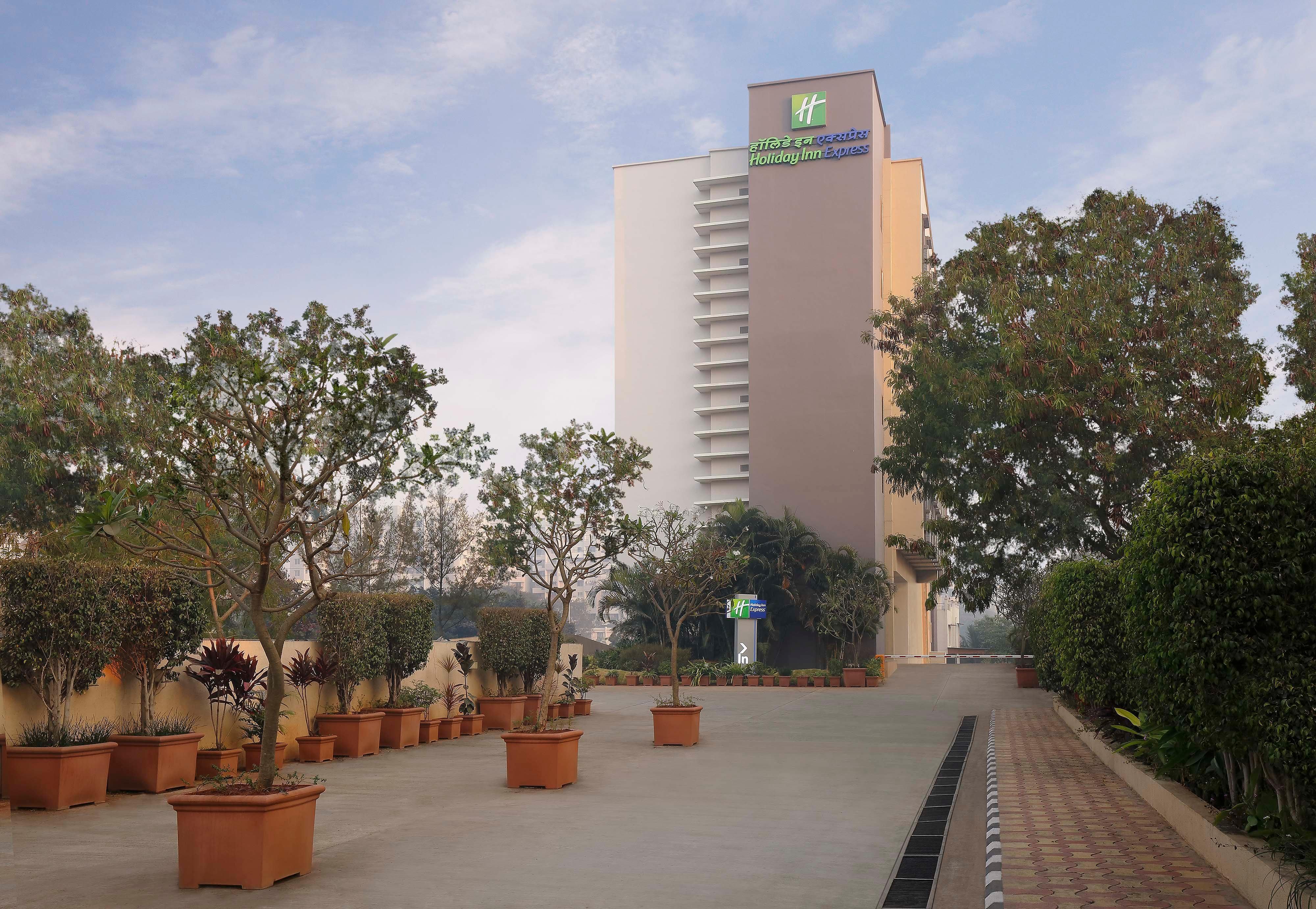 Holiday Inn Express Pune Hinjewadi By Ihg Pimpri-Chinchwad Exterior foto