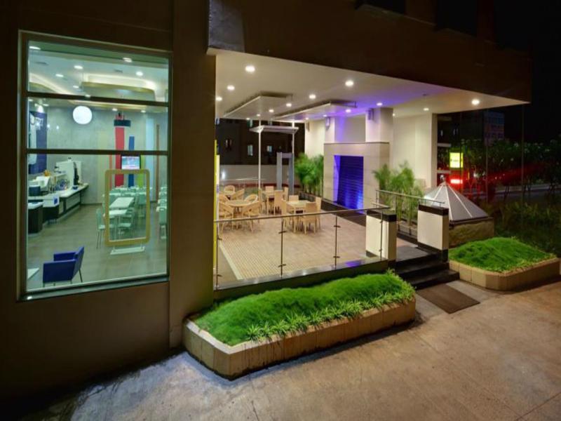 Holiday Inn Express Pune Hinjewadi By Ihg Pimpri-Chinchwad Exterior foto